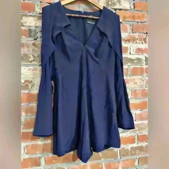 C/MEO COLLECTIVE Navy Blue Ruffle Cold Shoulder Romper Size Medium - Picture 4 of 6